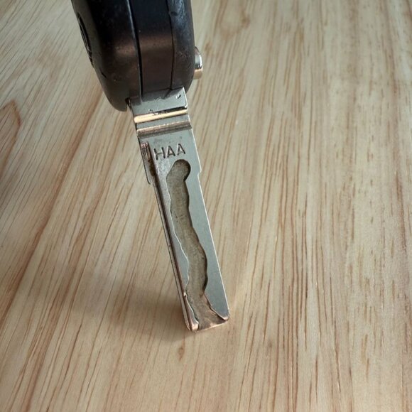 Audi A6 2008 Black OEM Flip Key Fob With Lock Trunk Unlock Buttons Car Remote - Picture 4 of 9